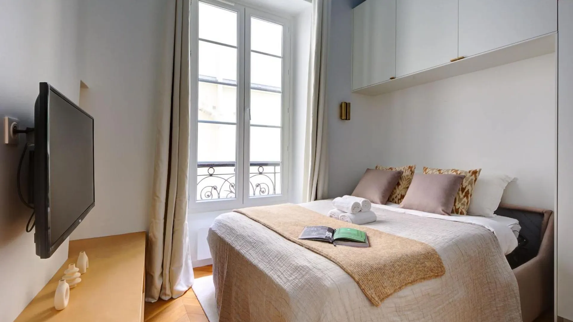 Apartment Bnbnova - Le Marais & Notre-Dame Paris