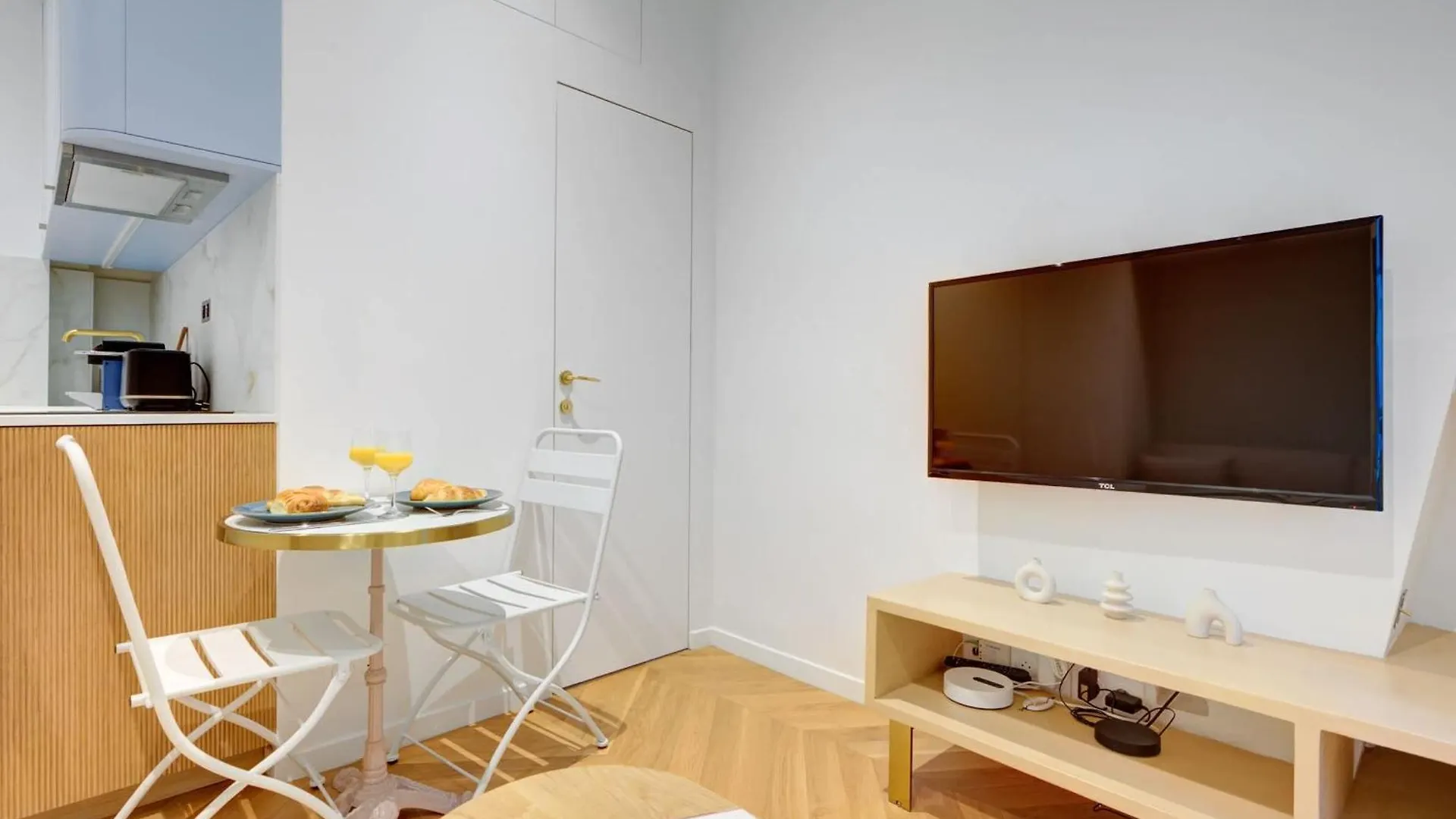 Bnbnova - Le Marais & Notre-Dame Paris Apartment