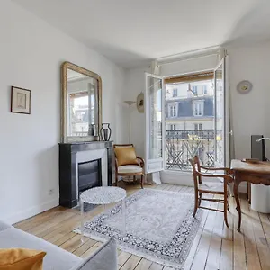 Ideal 1 Bd Flat With Balcony - 05 Apartment